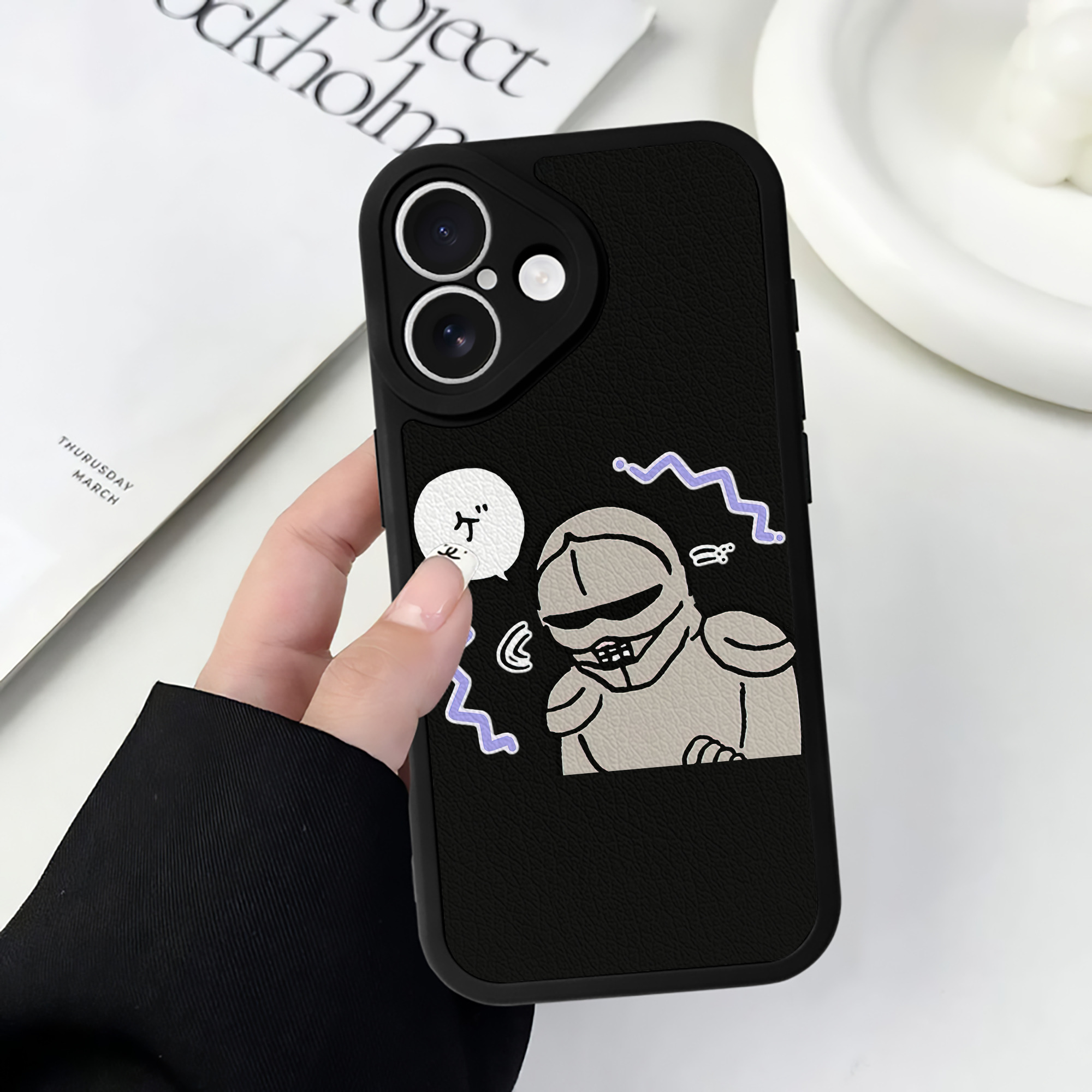 （画像用） ちいかわ 労働の鎧さん Chii-kawa Mr. Armor of Labor 【iPhone 16シリーズ対応】シリコンスマホケース（レザー調） 材質：シリコン